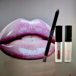 Huda Beauty Contour & Strobe Lip Kit